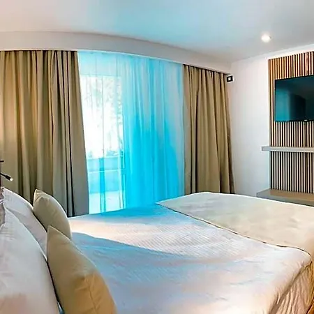 Hotel Corina 3*