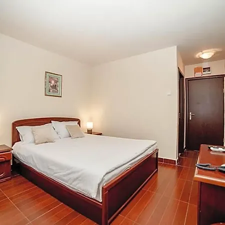 Corina 3* Constança